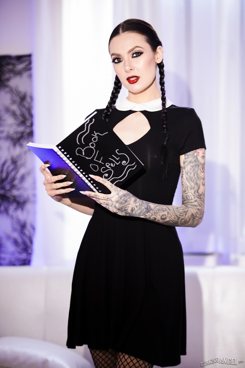 Marley Brinx As Wednesday Addams-00