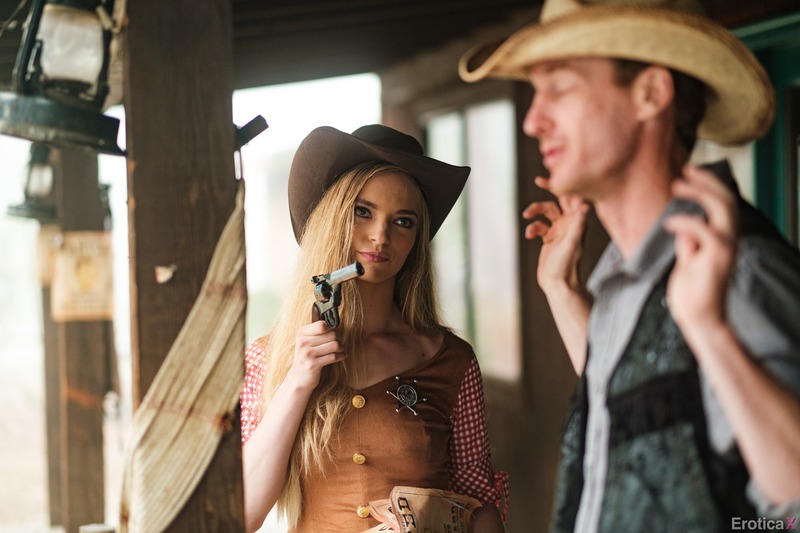 Horny Cowgirl Lana Sharapova-05