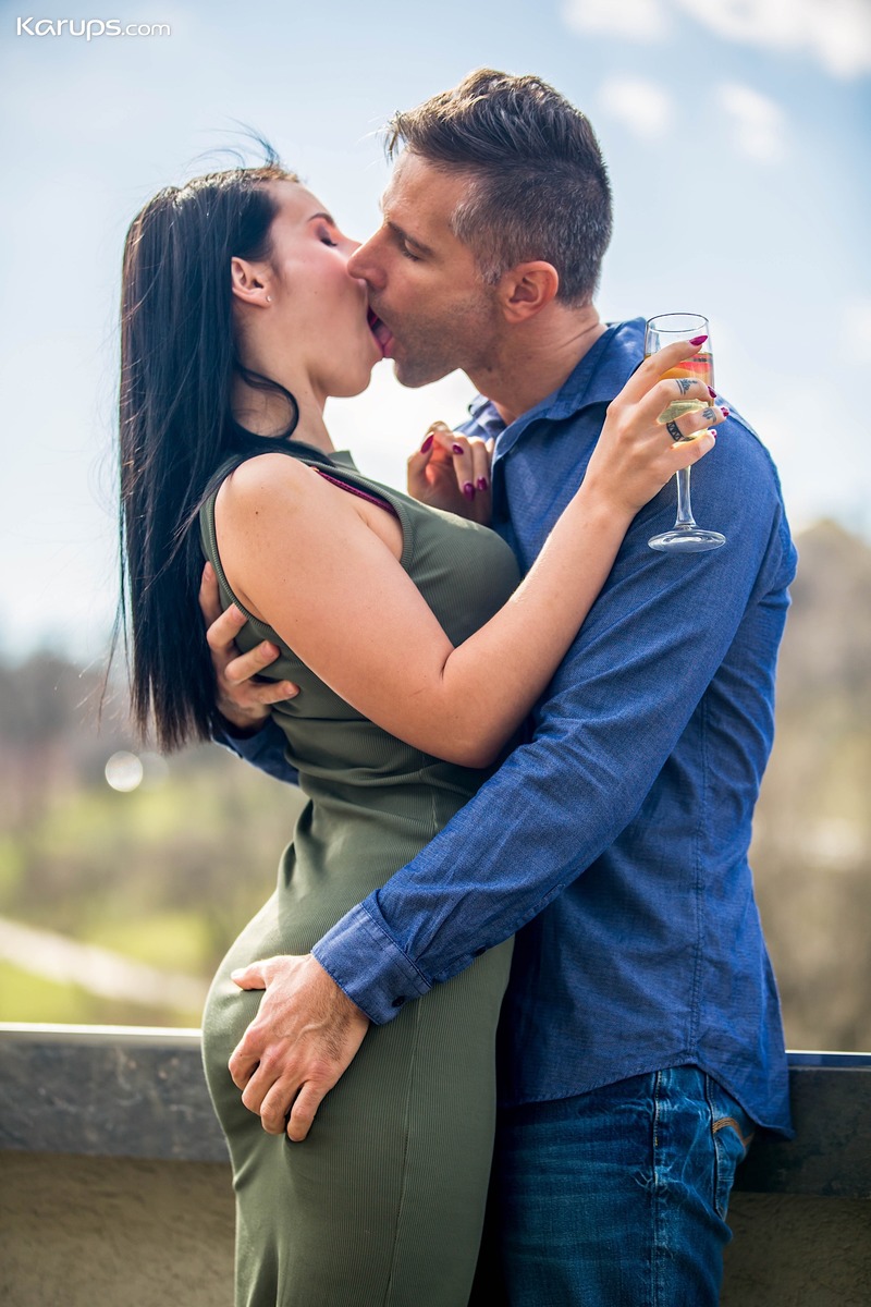 Nelly Kent Celebrating With Her Husband-04