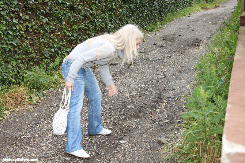 Hardcore sex with a sexy teen kitty-08