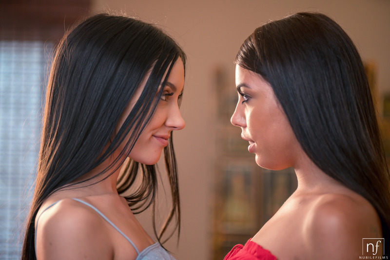 The Special Gift Featuring Jazmin Luv And Rachel Rivers-11