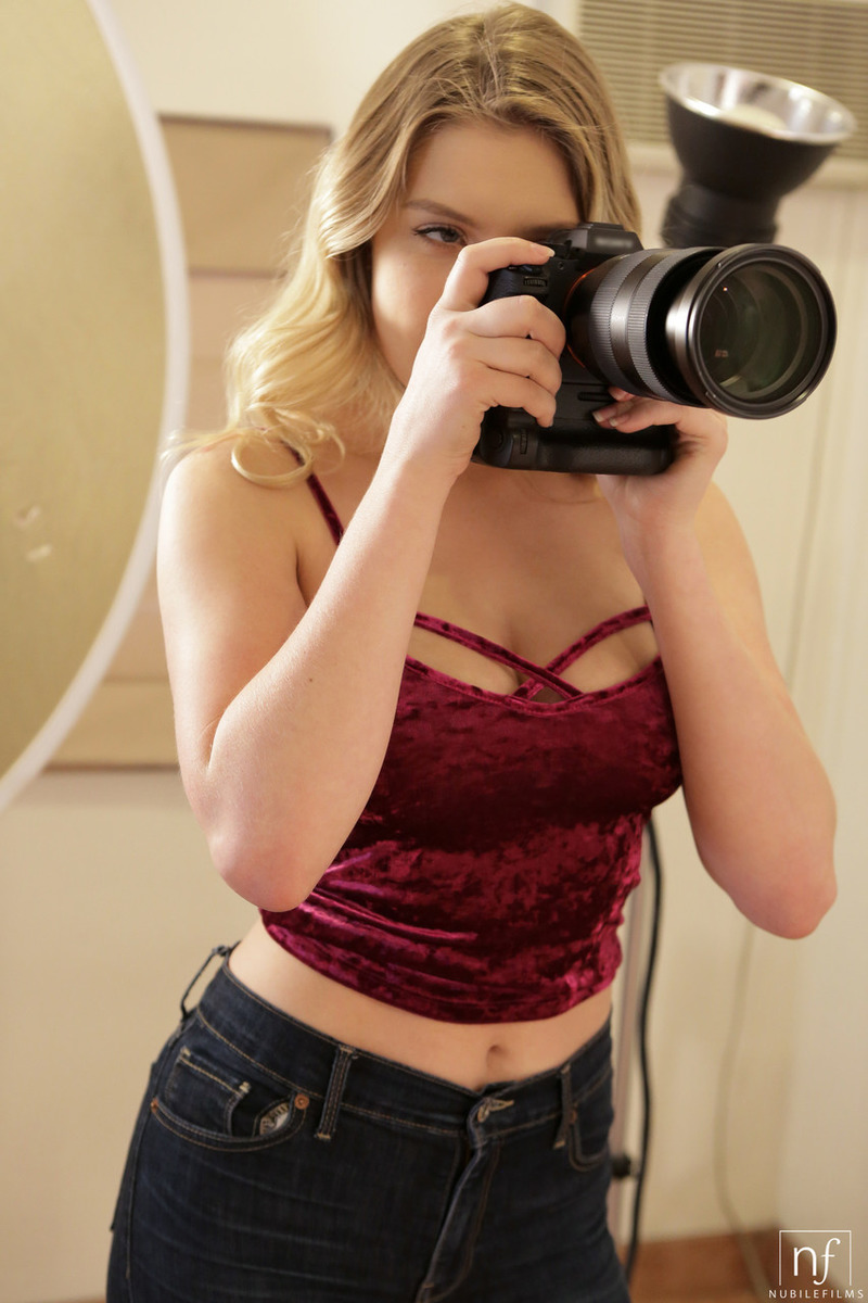 Busty Giselle Palmer Gets Fucked By Her Model-02