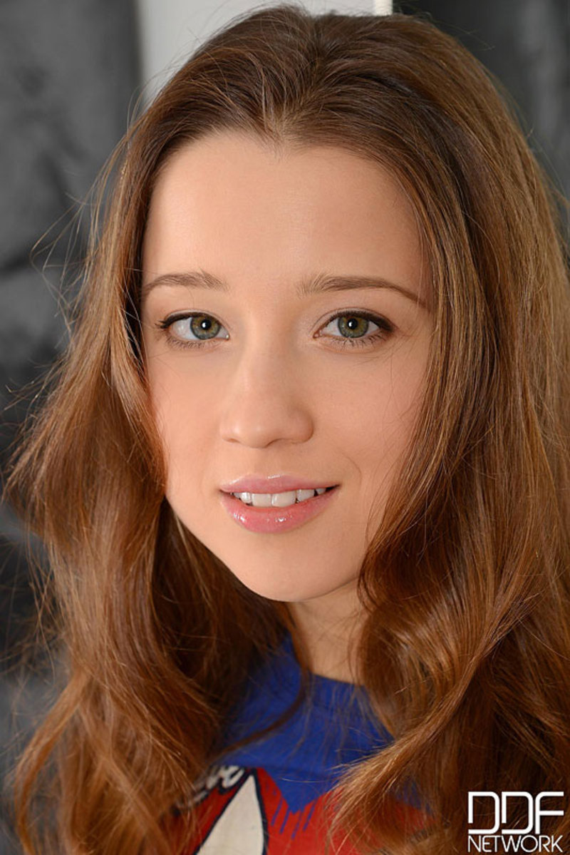 Teen Deepthroat Porn Pics Feat Taissa Shanti-00