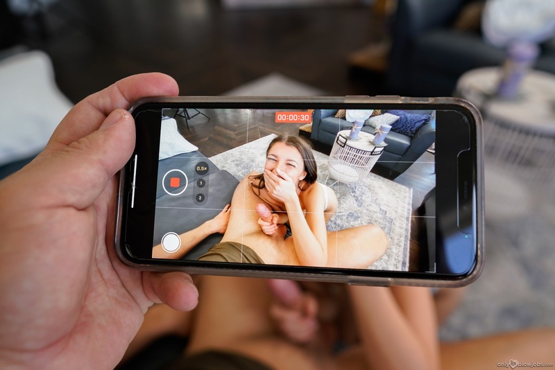 Blowjob On The First Date-12