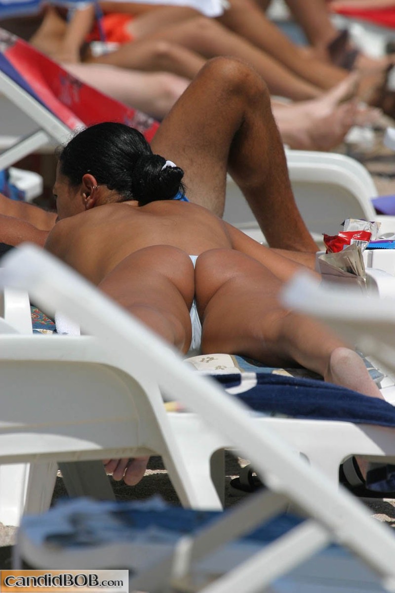 Some hot beach babe-05